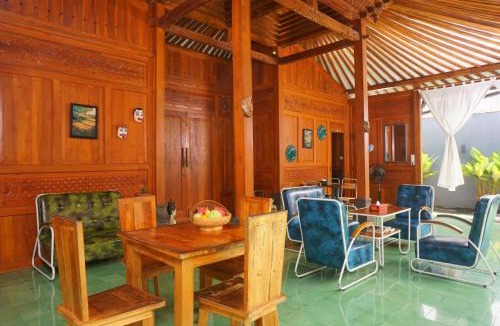 Central Yogyakarta Villa | Villa Joglo Kawung - City Centre Paradise with Pool