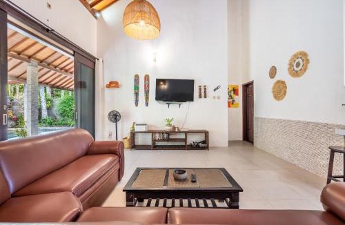 Sengkidu Villa | VILLA Surya 3 rooms , waterpool, near the ocean