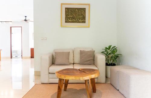 Bandung Villa | Chamomile Hill View Villa 6 Bedrooms With a Private Swimming Pool and a Movie Room and a Billiard Table