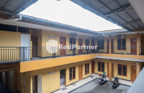 Wonosari Hotel | Wisma Handayani Syariah RedPartner near RSUD Wonosari