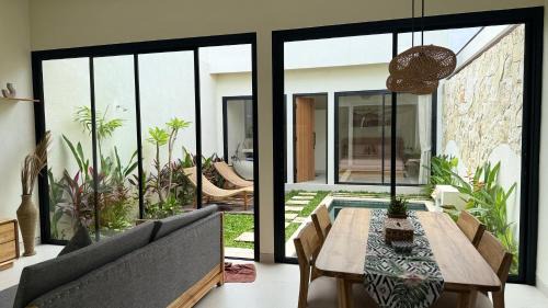 Kuta Villa | Modern 1BR Pool Villa-Walk to Beach-Central Legian