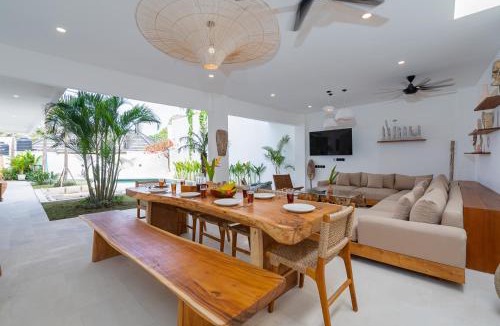 Cemagi Villa | Villa Kleoa - Luxury 4BR Villa Walking Distance to Seseh Beach