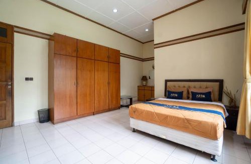 Ragunan Hotel | Hotel Tobana Pejaten House By ARBA