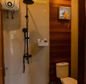 Ciwidey Hotel | Saung Komando Ciwidey