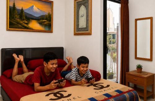 Dinoyo House | Villa Iblink B-17 "Aesthetic & Homely in Malang"