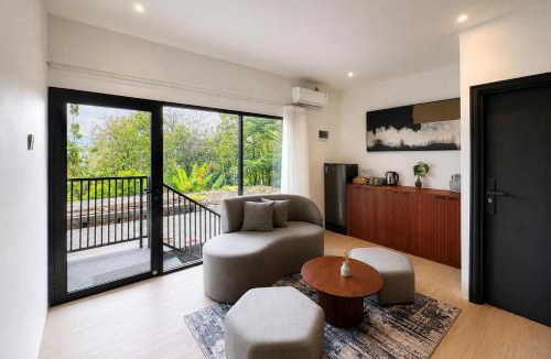 Srimulyo Villa | Guru Giri Forest Cabin 2BR 8 Pax with Breakfast