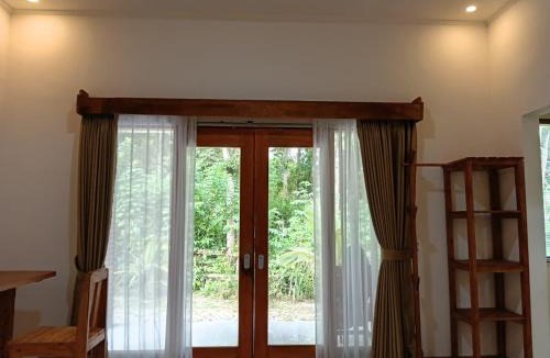 Kecamatan Montong Gading House | Tereng Wilis Jungle Inn
