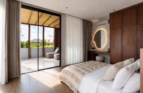 Petulu Villa | Glass House 2BR Villa in Rice Filed, Ubud