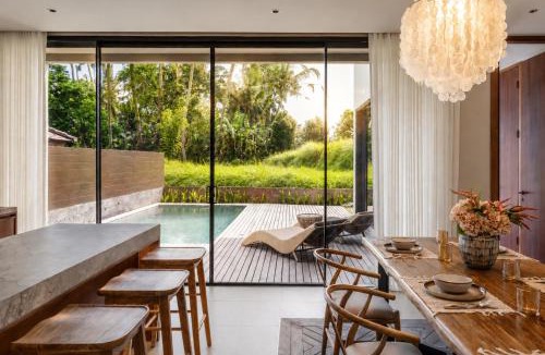 Petulu Villa | Glass House 2BR Villa in Rice Filed, Ubud