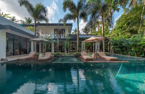 Peliatan Villa | Villa Yuka - Luxury 5BR Ubud Villa, 15m Pool & Jungle Views