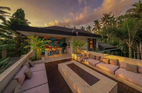 Peliatan Villa | Villa Yuka - Luxury 5BR Ubud Villa, 15m Pool & Jungle Views