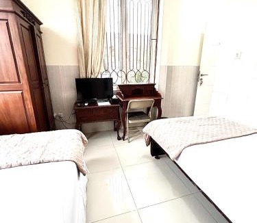 Binong Hotel | Emerald Inn Karawaci