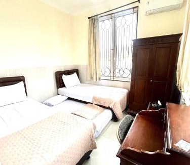 Binong Hotel | Emerald Inn Karawaci