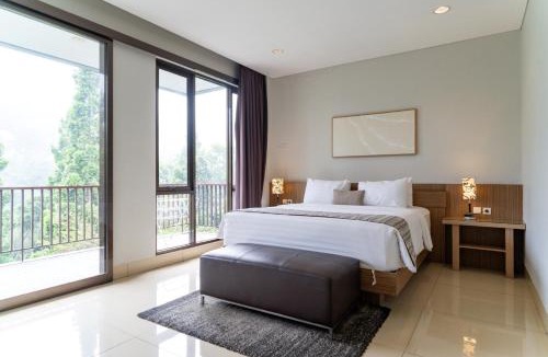 Bandung Villa | Tulip Hill View Villa 6 Bedrooms With a Private Heated Swimming Pool and a Movie Room and a Billaird Table