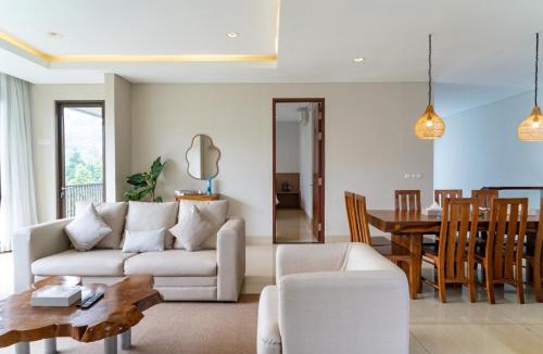 Bandung Villa | Tulip Hill View Villa 6 Bedrooms With a Private Heated Swimming Pool and a Movie Room and a Billaird Table