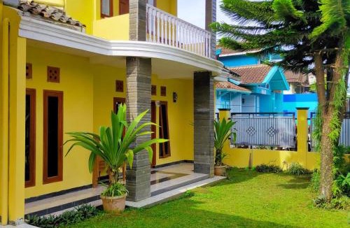 Pangalengan Hostel | Cozzy Villa Family A Pangalengan
