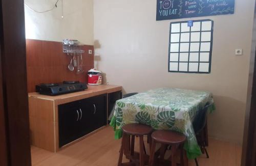 Beji House | Rumah Luas isi tiga Kmr dan banyak tempat tidur
