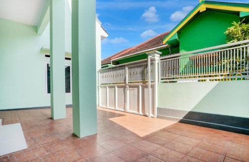 Tosari Hotel | OYO 95293 Citra Homestay Syariah