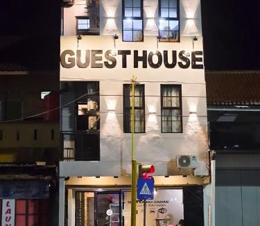 Cilacap House | Cilacap Guest House , Penginapan lokasi strategis di Depan terminal bus cilacap