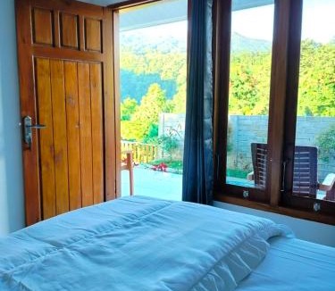 Bayan House | AL Homestay