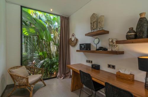 Peliatan Villa | Villa Yuka - Luxury 5BR Ubud Villa, 15m Pool & Jungle Views