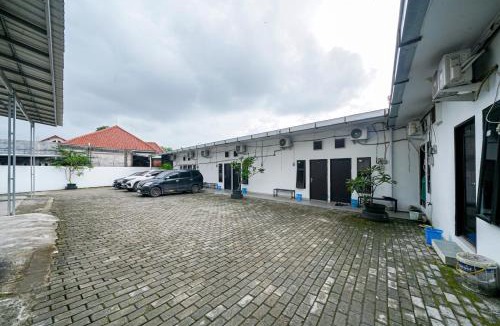 Karawang Timur Hotel | JM Guest House Lamaran RedPartner