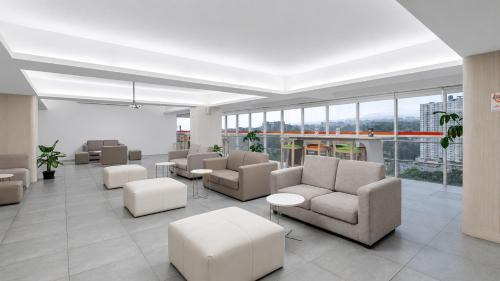 Sukajadi Hotel | HARRIS Hotel & Conventions Ciumbuleuit Bandung