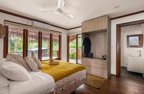 Katiet Villa | Marbella Mentawai Beachfront Private Villa Sleeps 10