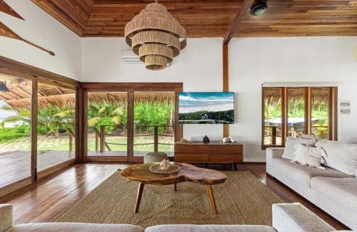 Katiet Villa | Marbella Mentawai Beachfront Private Villa Sleeps 10