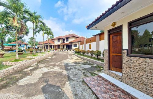 Cisarua Hotel | RedDoorz Plus at Hotel Griya Sakinah Cisarua Puncak