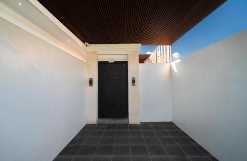 Blahbatuh Villa | Villa Toograss close to Black Sand Beach