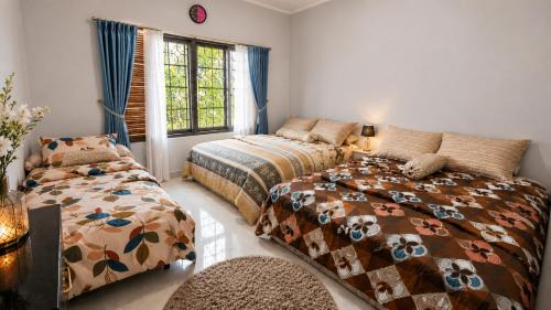 Ambarawa Villa | Bandungan Grand Family Villa Panoramic Mountain Views
