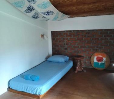 Cikakak Hotel | The Blue House