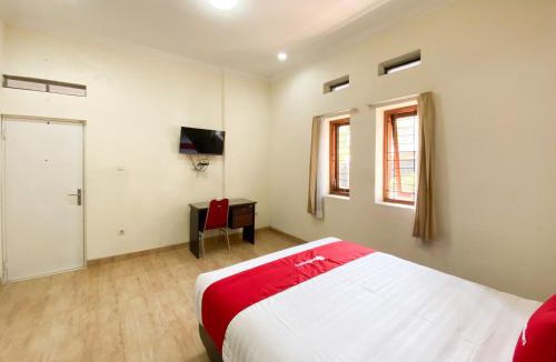 Klojen House | RedDoorz at Malang City Center