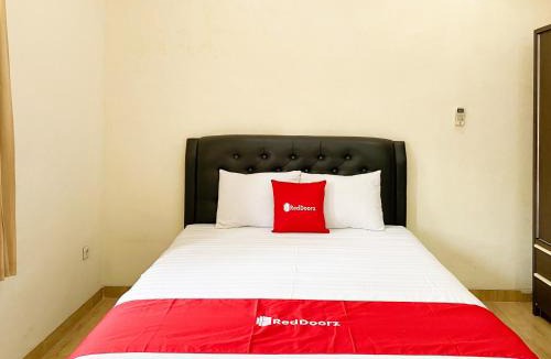 Klojen House | RedDoorz at Malang City Center