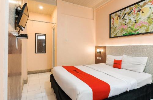 Serang Hotel | RedDoorz Syariah near Mall Of Serang