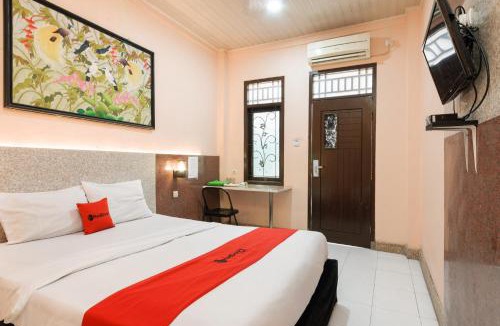 Serang Hotel | RedDoorz Syariah near Mall Of Serang