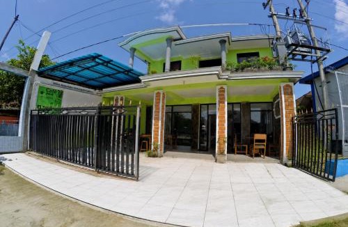 Kayangan Hotel | OYO 95309 Ijen Homestay