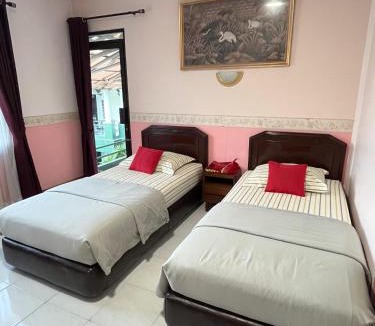 Bogor Timur Hotel | Wisma Pakuan Syariah Hotel