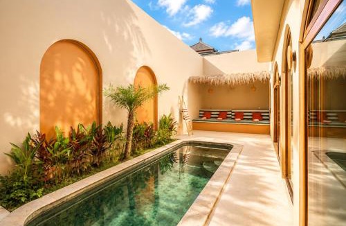 Padonan Villa | Villa Taman R a j a - P u t r i Stunning 2BR Villa North Canggu