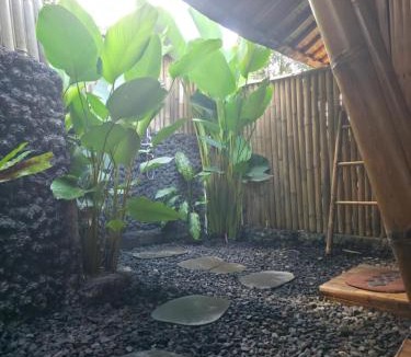 Selat Villa | Sunrise Hill Bamboo House-Private Jungle Villa