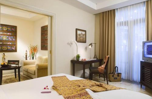 Central Yogyakarta Hotel | The Phoenix Hotel Yogyakarta - Handwritten Collection