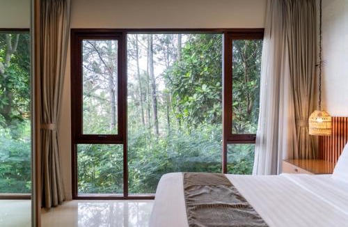 Bandung Villa | Breeze Blows City View Villa 4 Bedrooms and 1 Familly Bedroom With a Private Heated Swimming Pool and a Billiard Table