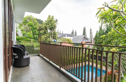 Bandung Villa | Breeze Blows City View Villa 4 Bedrooms and 1 Familly Bedroom With a Private Heated Swimming Pool and a Billiard Table