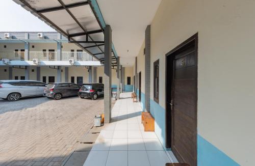 West Cirebon Hotel | RedDoorz @ Kings Hotel near CSB Mall