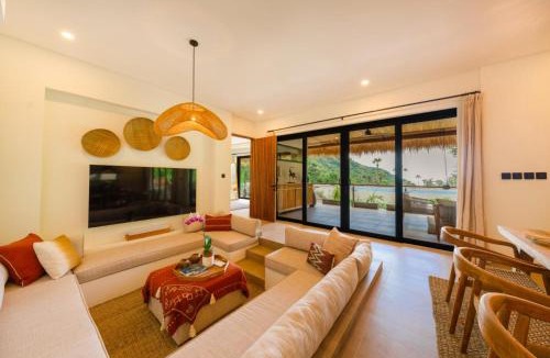 Purwakerti Villa | Angin Laut - Private Villa with Three Bedrooms