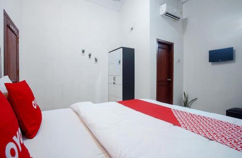 Krui Hotel | OYO Life 90587 Domen Homestay Syariah