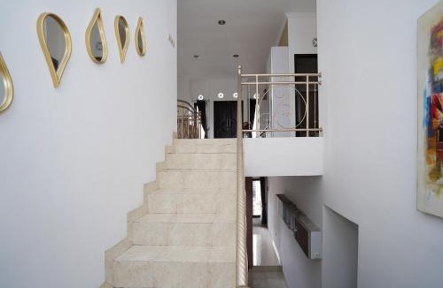 Sleman House | The Lavana Dzawani Villa Goodean