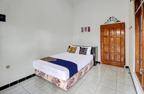Kediri Hotel | Hotel O Chikam House Syariah