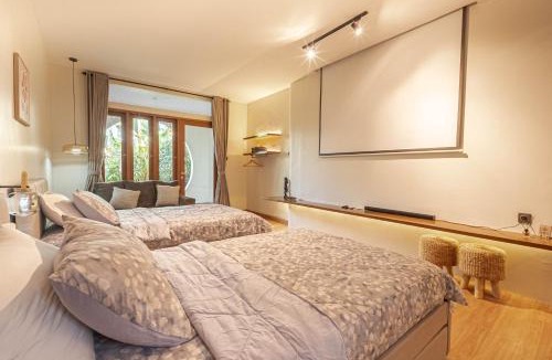 Celuk House | Twin Studio with Smart Projector near Ubud